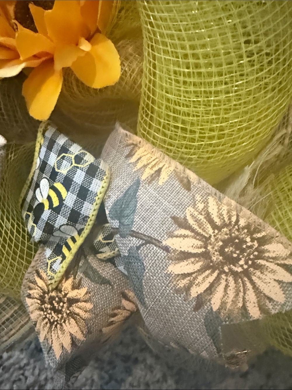 Bumble Bee Sunshine Wreath | Spring Summer Bee Door Decor | Sunflower - Picture 6 of 8